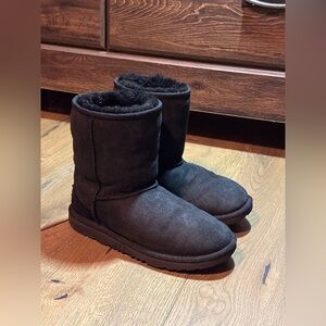 UGG Kids Classic Short Boots In Black Size US 4